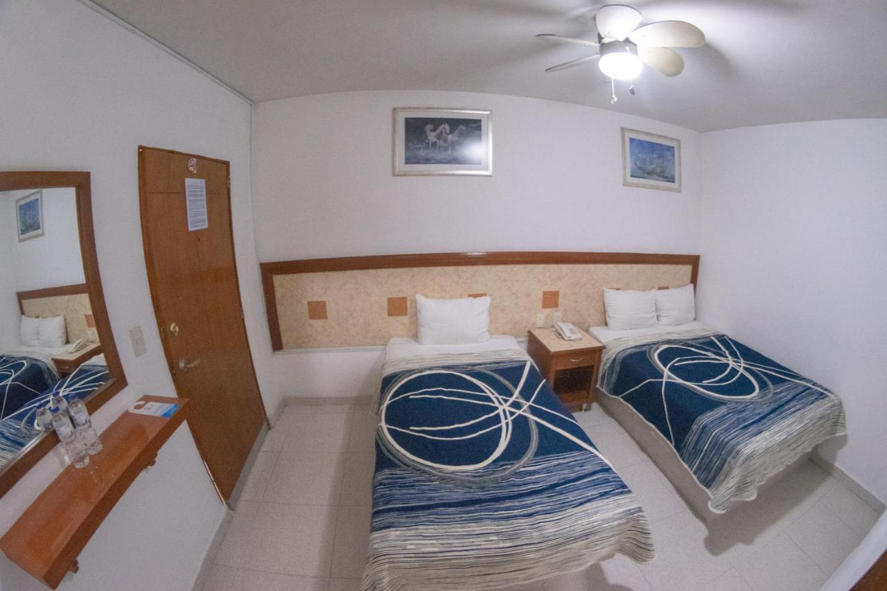 לאון Hotel Niza Zona Piel מראה חיצוני תמונה