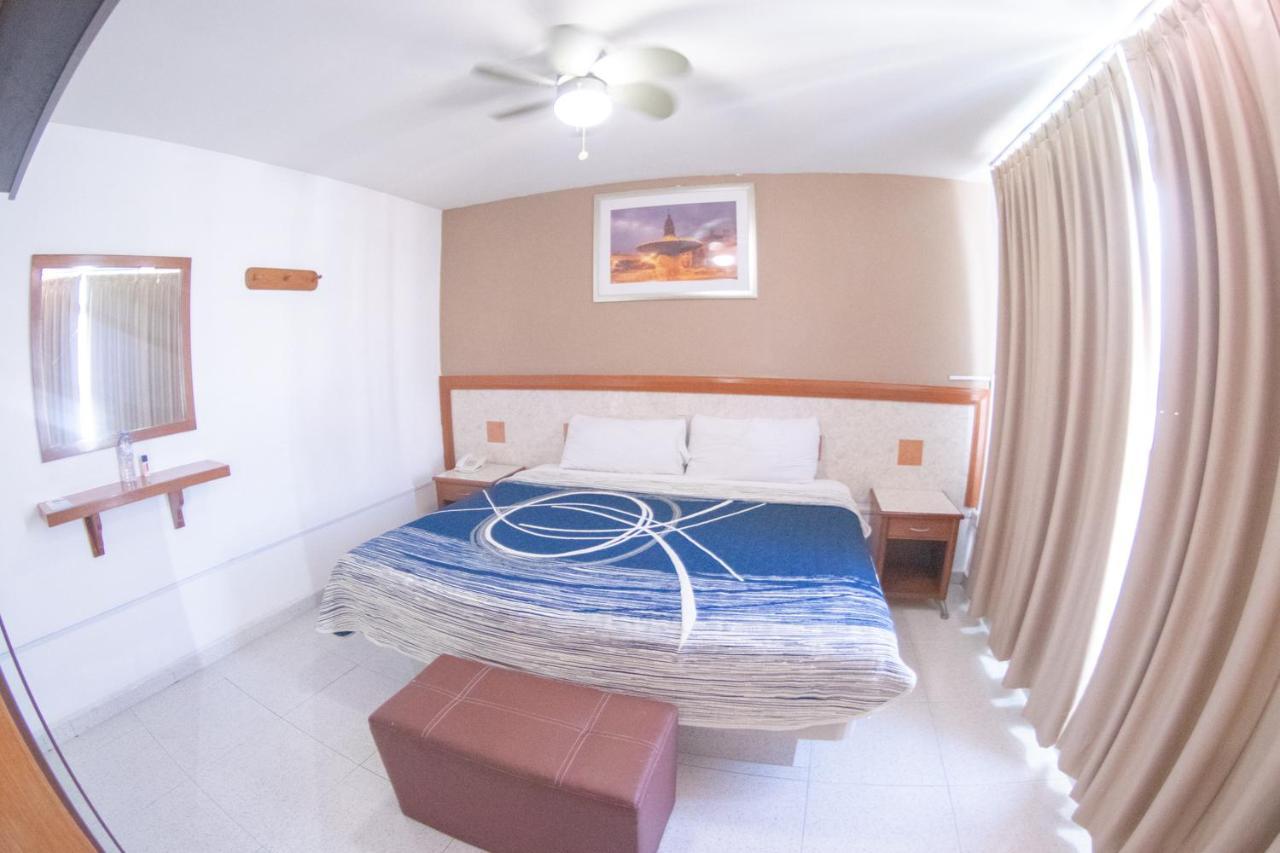 לאון Hotel Niza Zona Piel מראה חיצוני תמונה