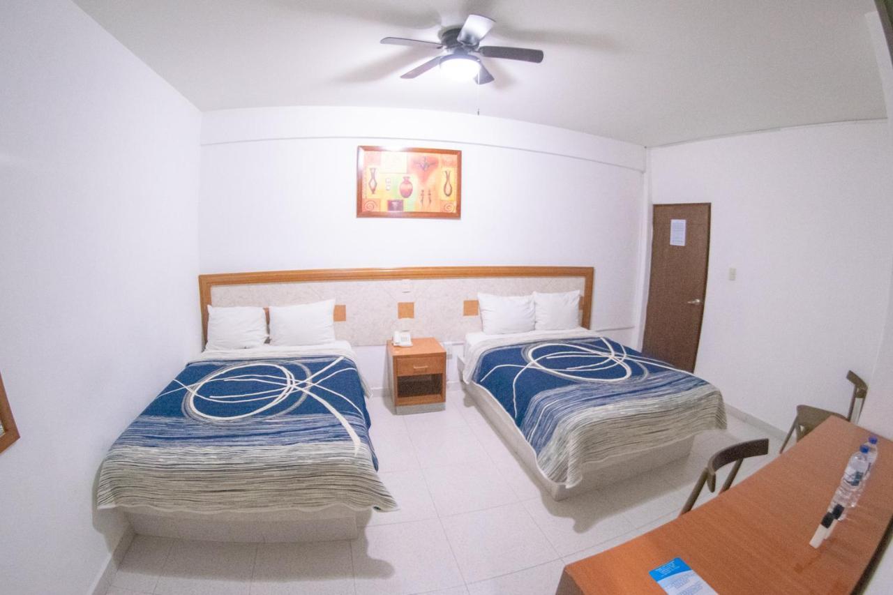 לאון Hotel Niza Zona Piel מראה חיצוני תמונה