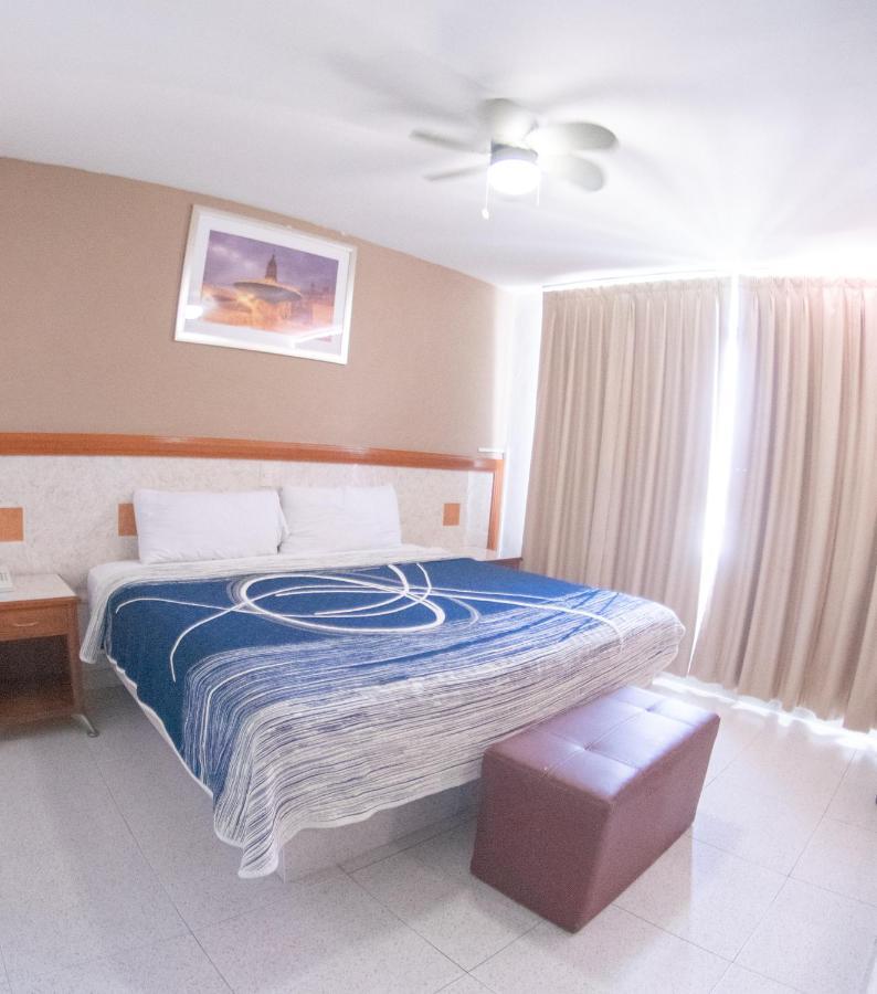 לאון Hotel Niza Zona Piel מראה חיצוני תמונה